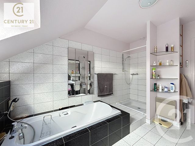 maison à vendre - 5 pièces - 141.6 m2 - VAIVRE ET MONTOILLE - 70 - FRANCHE-COMTE - Century 21 Est Agence