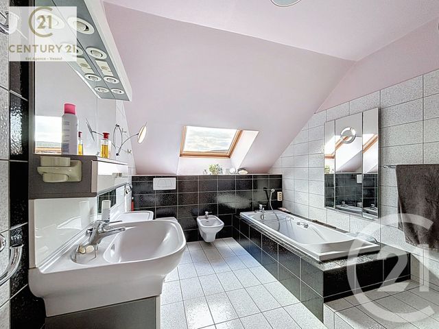 maison à vendre - 5 pièces - 141.6 m2 - VAIVRE ET MONTOILLE - 70 - FRANCHE-COMTE - Century 21 Est Agence