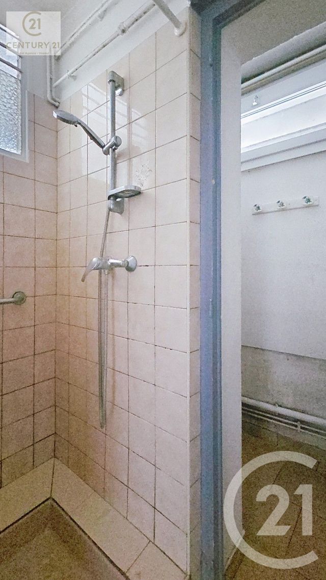 Appartement T3 à vendre - 3 pièces - 45.19 m2 - VESOUL - 70 - FRANCHE-COMTE - Century 21 Est Agence