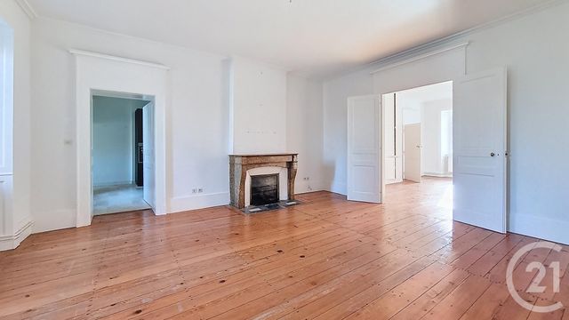 Appartement F7 à vendre - 7 pièces - 180.0 m2 - VESOUL - 70 - FRANCHE-COMTE - Century 21 Est Agence