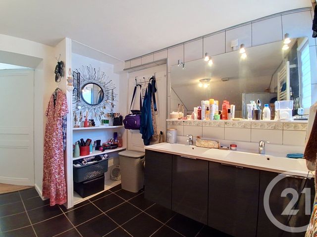 Appartement F5 à vendre - 6 pièces - 145.0 m2 - VESOUL - 70 - FRANCHE-COMTE - Century 21 Est Agence