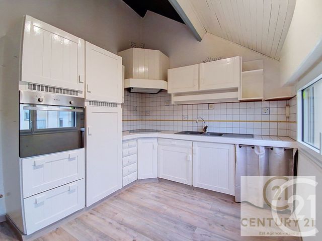 Appartement F6 à vendre - 6 pièces - 106.69 m2 - VESOUL - 70 - FRANCHE-COMTE - Century 21 Est Agence
