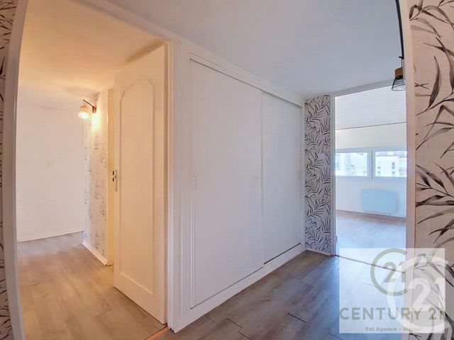 Appartement F6 à vendre - 6 pièces - 106.69 m2 - VESOUL - 70 - FRANCHE-COMTE - Century 21 Est Agence