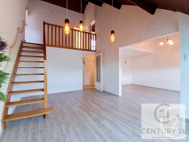 Appartement F6 à vendre - 6 pièces - 106.69 m2 - VESOUL - 70 - FRANCHE-COMTE - Century 21 Est Agence