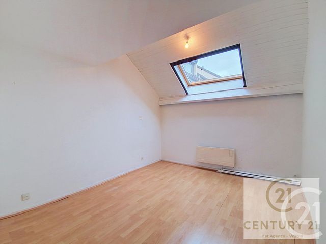 Appartement F6 à vendre - 6 pièces - 106.69 m2 - VESOUL - 70 - FRANCHE-COMTE - Century 21 Est Agence