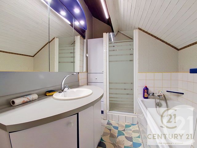Appartement F6 à vendre - 6 pièces - 106.69 m2 - VESOUL - 70 - FRANCHE-COMTE - Century 21 Est Agence