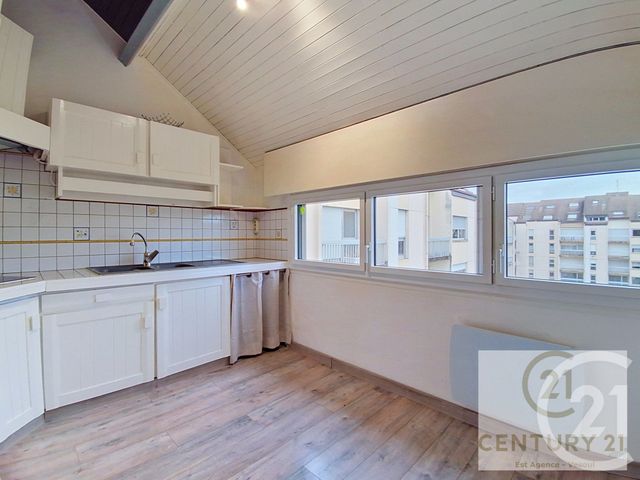 Appartement F6 à vendre - 6 pièces - 106.69 m2 - VESOUL - 70 - FRANCHE-COMTE - Century 21 Est Agence