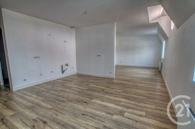 Appartement F2 à vendre - 2 pièces - 59.5 m2 - VESOUL - 70 - FRANCHE-COMTE - Century 21 Est Agence Appartement F2 à vendre - 2 pièces - 59.5 m2 - VESOUL - 70 - FRANCHE-COMTE - Century 21 Est Agence