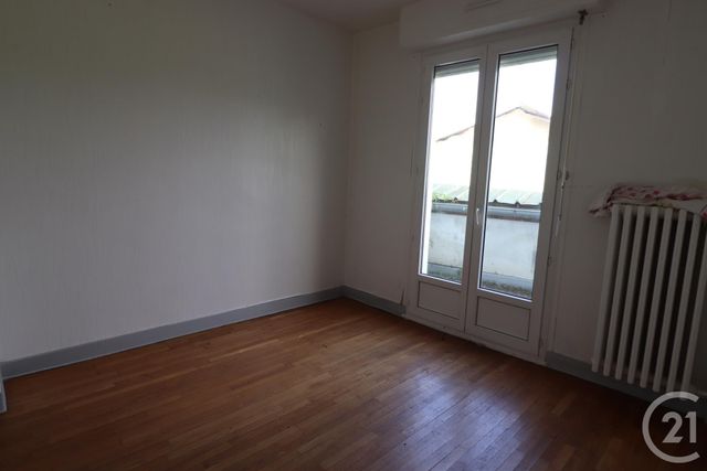 Appartement T4 à vendre - 4 pièces - 90.56 m2 - VESOUL - 70 - FRANCHE-COMTE - Century 21 Est Agence Appartement T4 à vendre - 4 pièces - 90.56 m2 - VESOUL - 70 - FRANCHE-COMTE - Century 21 Est Agence