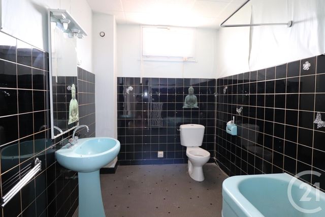 Appartement T4 à vendre - 4 pièces - 91.83 m2 - VESOUL - 70 - FRANCHE-COMTE - Century 21 Est Agence Appartement T4 à vendre - 4 pièces - 91.83 m2 - VESOUL - 70 - FRANCHE-COMTE - Century 21 Est Agence