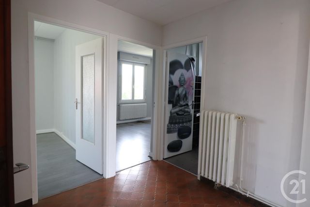Appartement T4 à vendre - 4 pièces - 91.83 m2 - VESOUL - 70 - FRANCHE-COMTE - Century 21 Est Agence Appartement T4 à vendre - 4 pièces - 91.83 m2 - VESOUL - 70 - FRANCHE-COMTE - Century 21 Est Agence