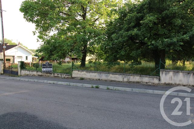 Afficher la photo en grand terrain à vendre - 2311.0 m2 - PORT SUR SAONE - 70 - FRANCHE-COMTE - Century 21 Est Agence