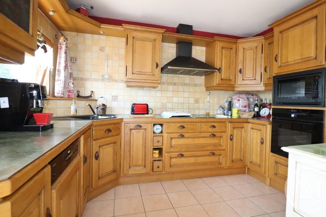 Afficher la photo en grand maison à vendre - 8 pièces - 163.68 m2 - COMBEAUFONTAINE - 70 - FRANCHE-COMTE - Century 21 Est Agence