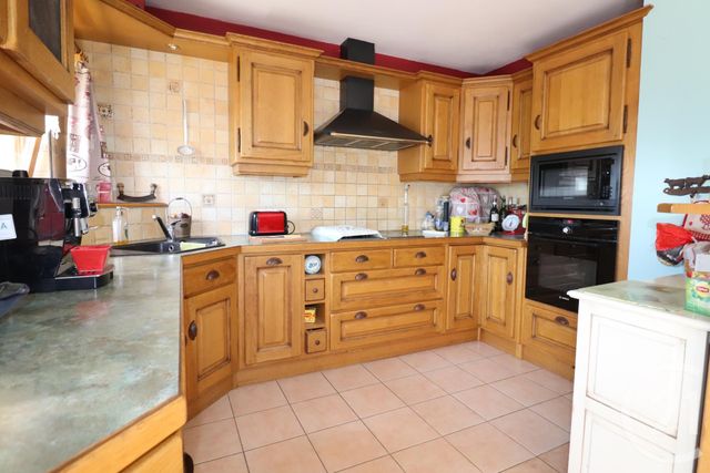 Afficher la photo en grand maison à vendre - 8 pièces - 163.68 m2 - COMBEAUFONTAINE - 70 - FRANCHE-COMTE - Century 21 Est Agence