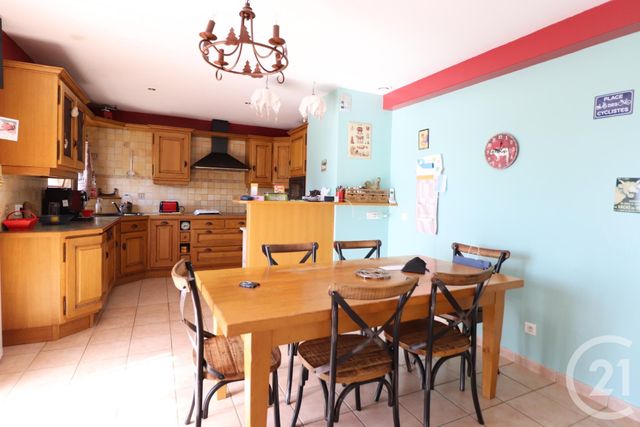Afficher la photo en grand maison à vendre - 8 pièces - 163.68 m2 - COMBEAUFONTAINE - 70 - FRANCHE-COMTE - Century 21 Est Agence